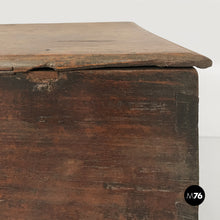 Charger l'image dans la galerie, Wooden box, early 20th century