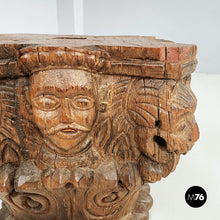 Charger l'image dans la galerie, Capitals in engrave wood, 1600s