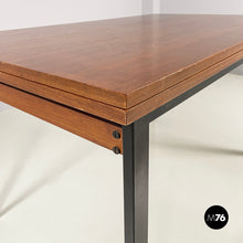 画像をギャラリービューアに読み込む, Extendable dining table in wood and black metal, 1960s