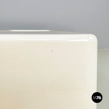 画像をギャラリービューアに読み込む, White fiberglass coffee table with vase holder, 1970s