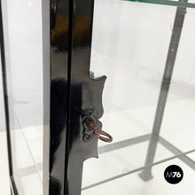 画像をギャラリービューアに読み込む, Display cabinet in glass and black metal, early 1900s