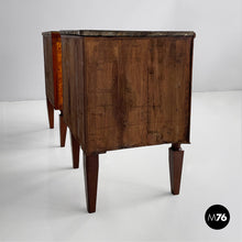 将图片加载到图库查看器,Corner wood consoles with black marble top, 1700s