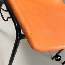 画像をギャラリービューアに読み込む, Stackable chairs in orange plastic and black metal, 2001