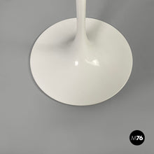 Load image into Gallery viewer, Coffee table Tulip by Eero Saarinen for Knoll, 2018