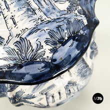 画像をギャラリービューアに読み込む, Vase in white and blue ceramic, 1900-1950s