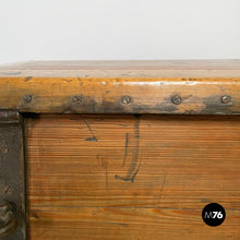 Load image into Gallery viewer, Chest in wood and metal, 1930s