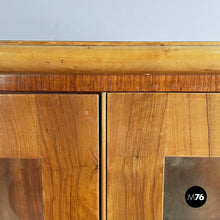 画像をギャラリービューアに読み込む, Display cabinet in wood and glass, 1930s