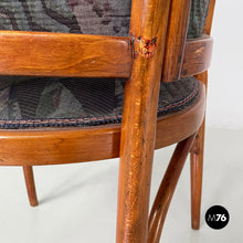 将图片加载到图库查看器,Chair in wood and patterned fabric, 1930s