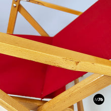 画像をギャラリービューアに読み込む, Deck chair in red fabric and wood by Fratelli Reguitti, 1960s
