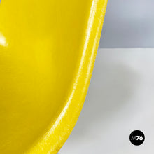 画像をギャラリービューアに読み込む, Shell Chairs by Charles and Ray Eames for Herman Miller, 1970s