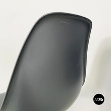 将图片加载到图库查看器,Chairs by Charles and Ray Eames for Vitra, 2017