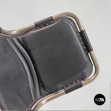 将图片加载到图库查看器,Stools in metal and black leather, 1970s