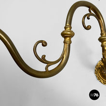 Load image into Gallery viewer, Wall lamp in brass and glass, 1950s