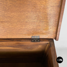 画像をギャラリービューアに読み込む, Chest in engraved wood, 1930s