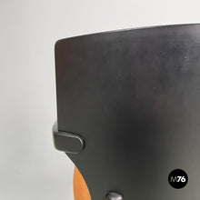 将图片加载到图库查看器,Chairs in black wood and brown leather, 1980s