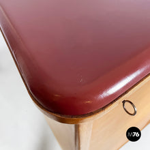 画像をギャラリービューアに読み込む, Sideboard in wood, glass and burgundy leather, 1960s