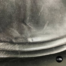 将图片加载到图库查看器,Stools in metal and black leather, 1970s