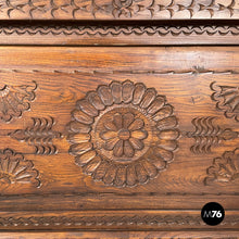 画像をギャラリービューアに読み込む, Chest in engraved wood, 1930s