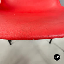 画像をギャラリービューアに読み込む, Stackable chairs in red plastic and black metal, 2000