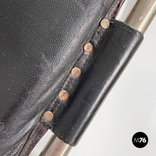 将图片加载到图库查看器,Stools in metal and black leather, 1970s