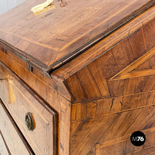 画像をギャラリービューアに読み込む, Wooden drop-leaf chest of drawers, 1700s