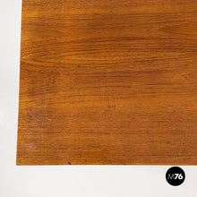 画像をギャラリービューアに読み込む, Extendable dining table in wood and black metal, 1960s