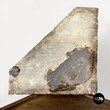 将图片加载到图库查看器,Corner wood consoles with black marble top, 1700s