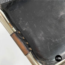 将图片加载到图库查看器,Stools in metal and black leather, 1970s