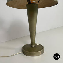 画像をギャラリービューアに読み込む, Brass and glass table lamp, 1920s