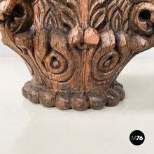 Charger l'image dans la galerie, Capitals in engrave wood, 1600s