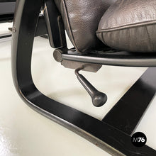 画像をギャラリービューアに読み込む, Reclining armchairs and pouf by De Sede, 1970s