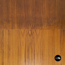 画像をギャラリービューアに読み込む, Extendable dining table in wood and black metal, 1960s