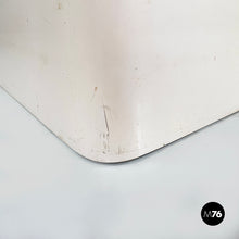 画像をギャラリービューアに読み込む, White fiberglass coffee table with vase holder, 1970s