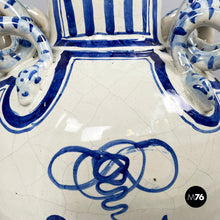 Charger l'image dans la galerie, Vase with lid in blue and white majolica, 1715