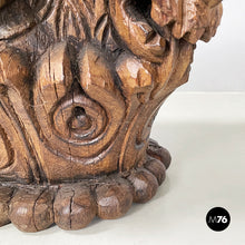 Charger l'image dans la galerie, Capitals in engrave wood, 1600s