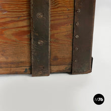 Load image into Gallery viewer, Chest in wood and metal, 1930s