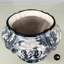 画像をギャラリービューアに読み込む, Vase in white and blue ceramic, 1900-1950s