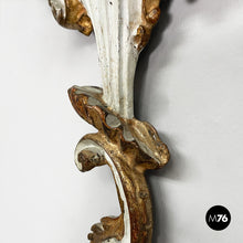 Load image into Gallery viewer, Gilded wood wall lamp, 1700s