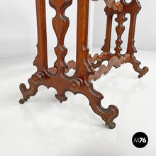 将图片加载到图库查看器,Wooden coffee table with casters, 1800s