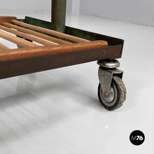 将图片加载到图库查看器,Cart in wood and green metal, 1920s