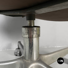 将图片加载到图库查看器,Office armchair in black leather and metal, 1980s