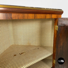 将图片加载到图库查看器,Corner wood consoles with black marble top, 1700s