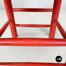 将图片加载到图库查看器,Chairs in red wood and straw, 1970s