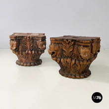 Charger l'image dans la galerie, Capitals in engrave wood, 1600s