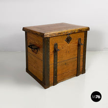 Load image into Gallery viewer, Chest in wood and metal, 1930s