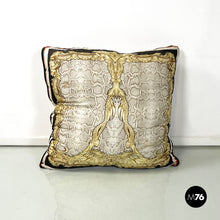 画像をギャラリービューアに読み込む, Fabric cushion by Roberto Cavalli, 2000s