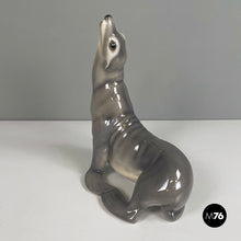 将图片加载到图库查看器,Ceramic sculpture of a sea lion by Urbano Zaccagnini, 1920s