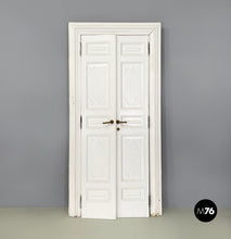 画像をギャラリービューアに読み込む, Double swing door entirely in white wood, early 1900s
