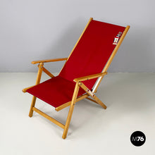 画像をギャラリービューアに読み込む, Deck chair in red fabric and wood by Fratelli Reguitti, 1960s