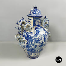 Charger l'image dans la galerie, Vase with lid in blue and white majolica, 1715